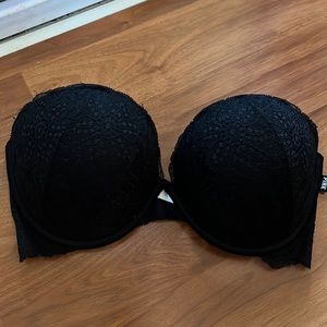 Victoria’s Secret 32DD black bra